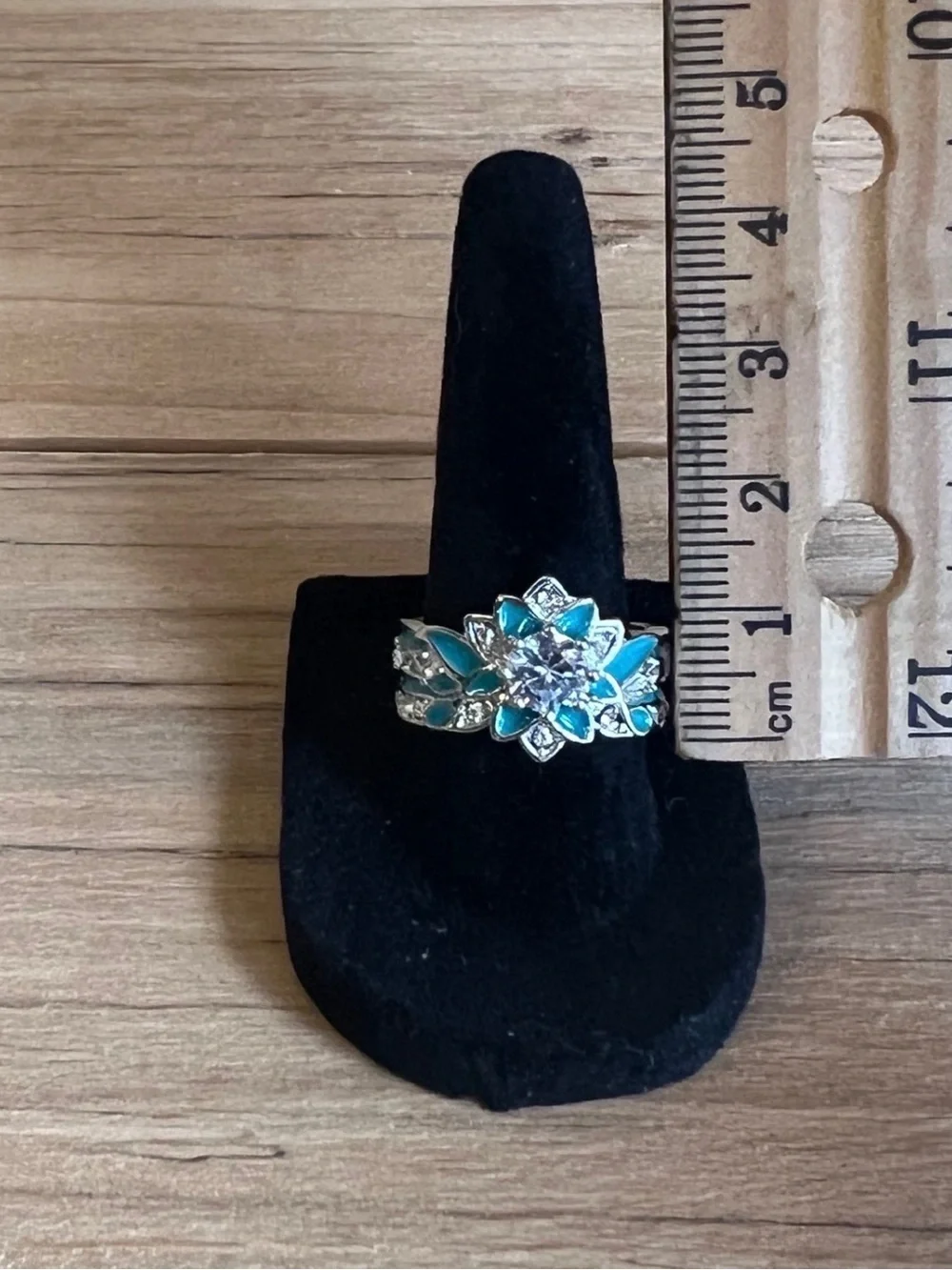 Turquoise Silver Tone Fashion Ring With Sparkling Clear Center Stone Size 7